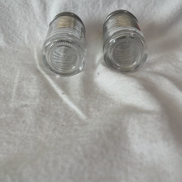 Salt And Pepper Shaker Set Glass Kitchen Screw Cap - Picture 3 of 5
